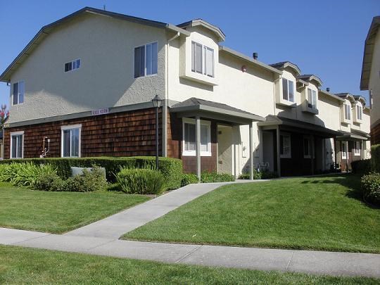 Twin Oaks Town Homes photo 4